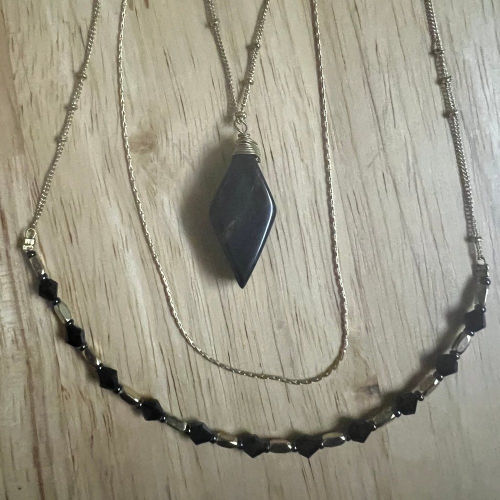 Three chain necklace with black stone
